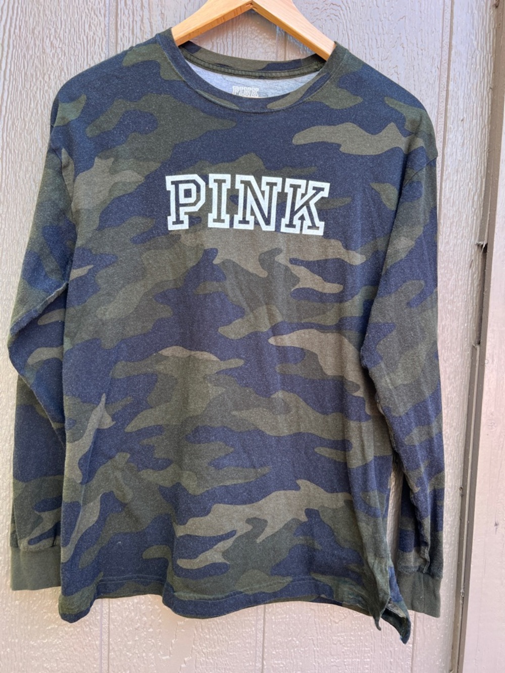PINK Victoria's Secret Girls Camouflage Long-Sleeve Tee in Olive and Black